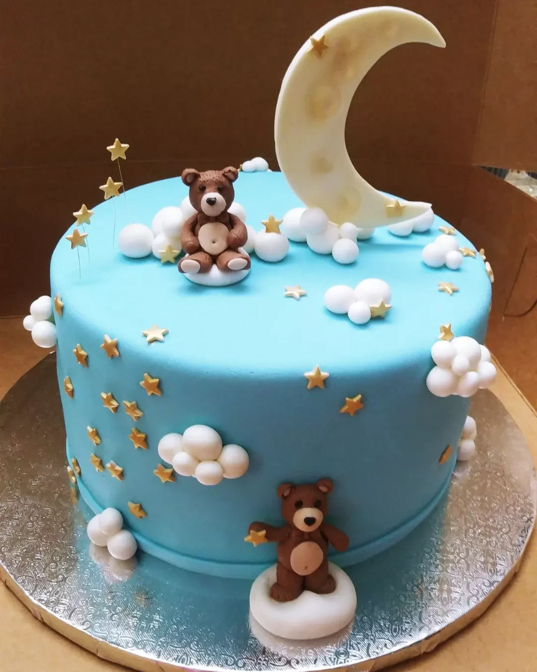 46. Fondant Bear & Moon Cake