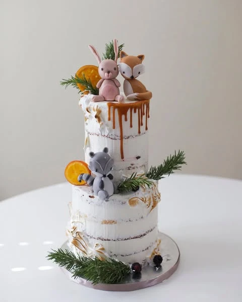 16. Modern Woodland Drip Cake