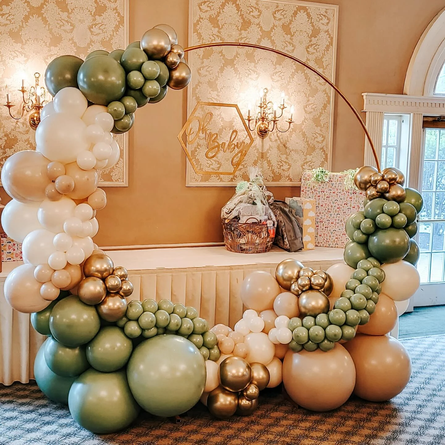26. Balloon Hoop Backdrop