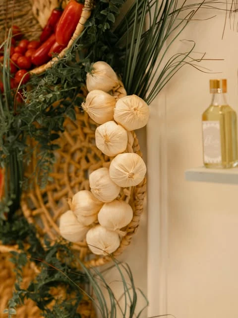 Cascading Basket Decor italian summer party theme ideas
