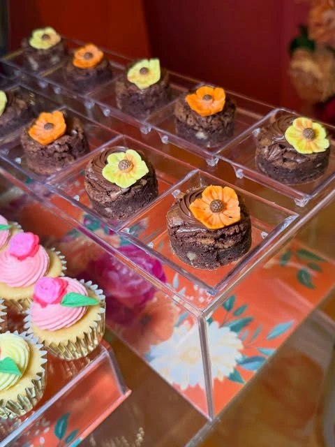 Handheld Flower Brownies lemon birthday theme ideas