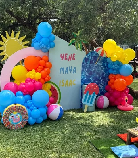 Multi-Panel Party Wall splish splash birthday party ideas