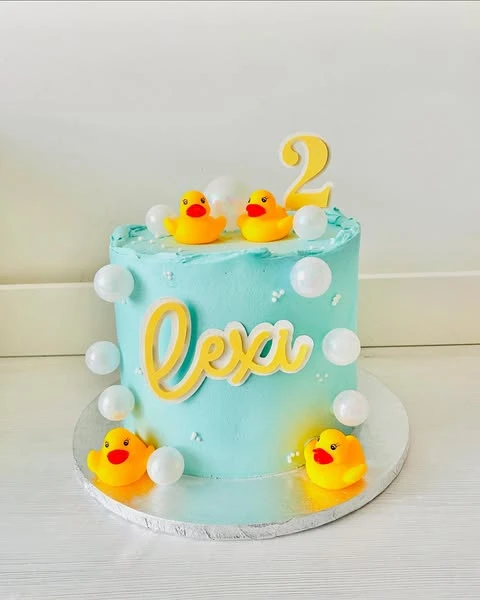 Duckling Dessert Centerpiece splish splash birthday party ideas