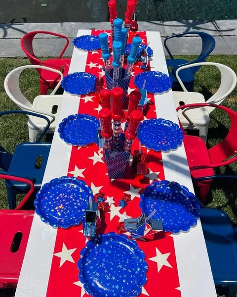 Star-Spangled Kids' Table 4th of july party ideas