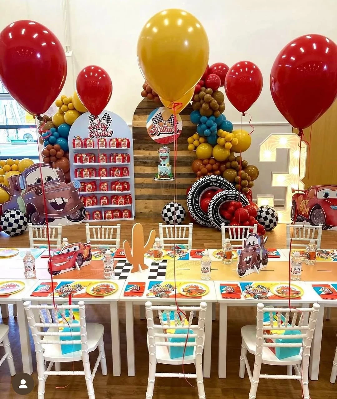 Multi-Layered Racing Hub cars birthday party