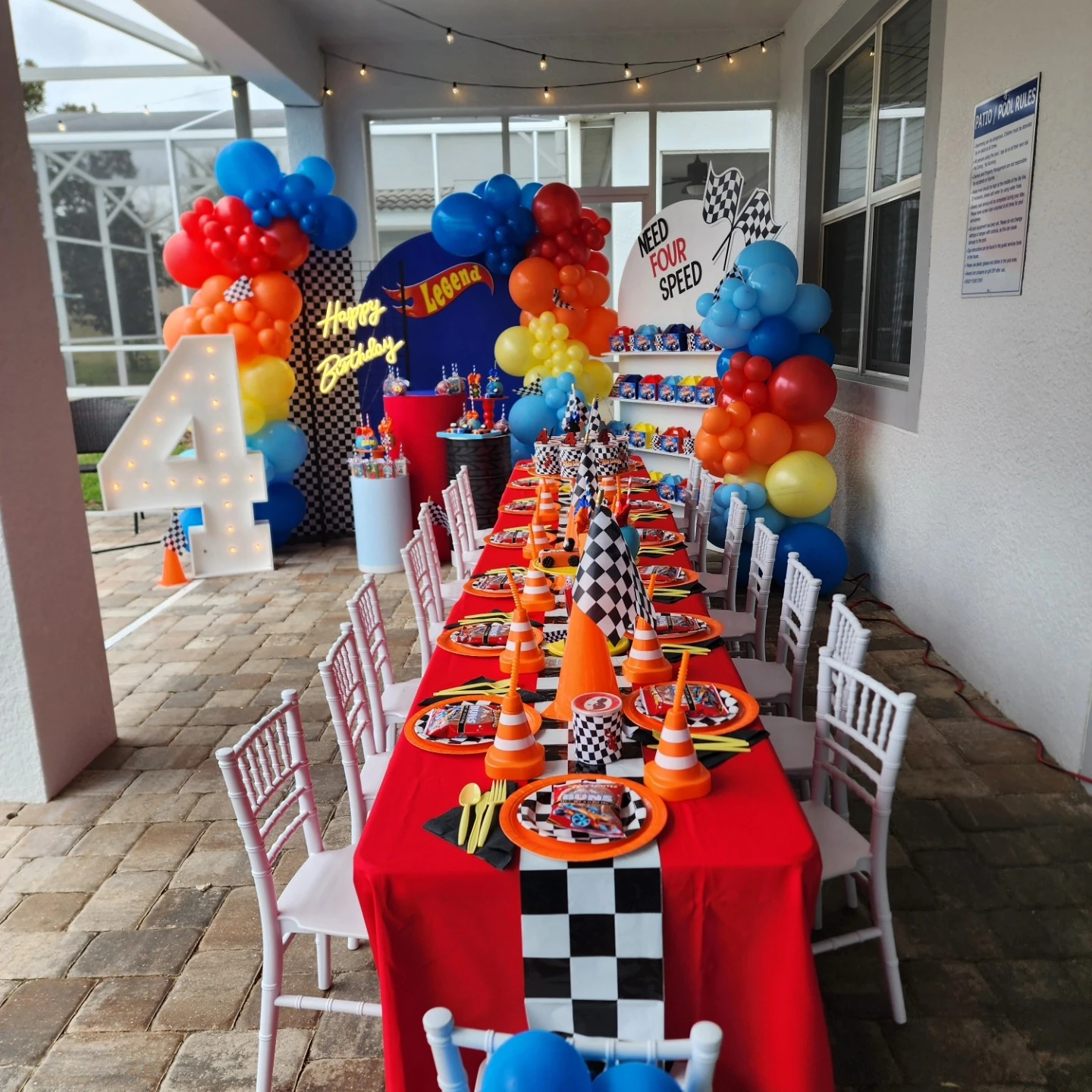 Racing Lane Dining cars birthday party