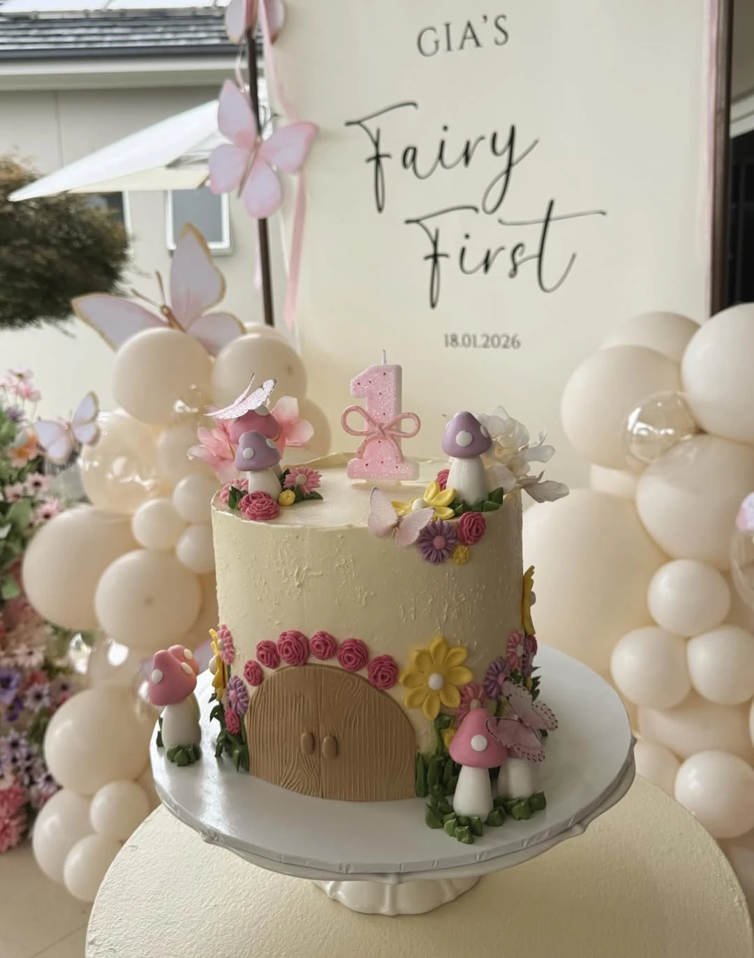 Woodland Dwelling Cake fairy first birthday party ideas