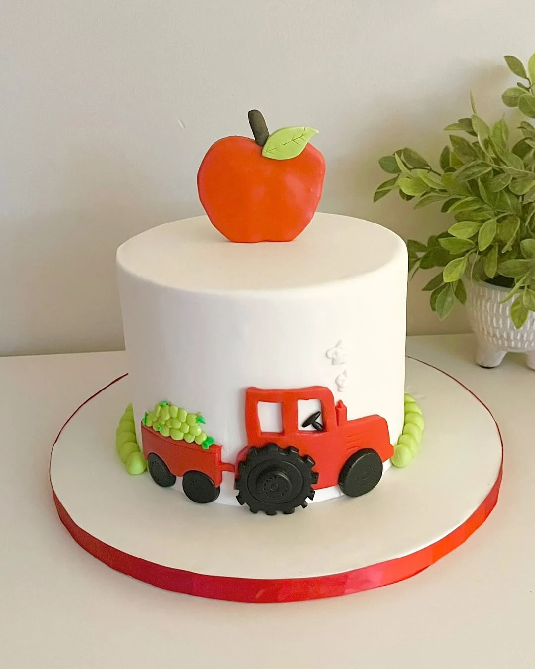 Apple Orchard Harvest Cake fall birthday party ideas