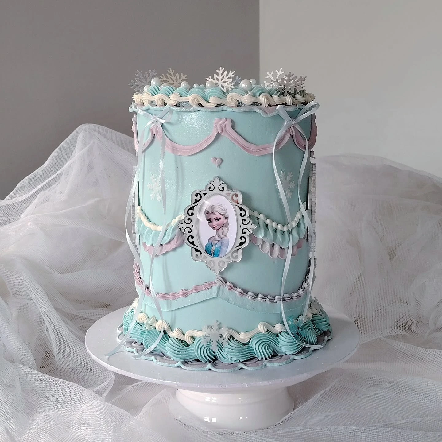 Vintage Cameo Ruffle Tier frozen birthday cake