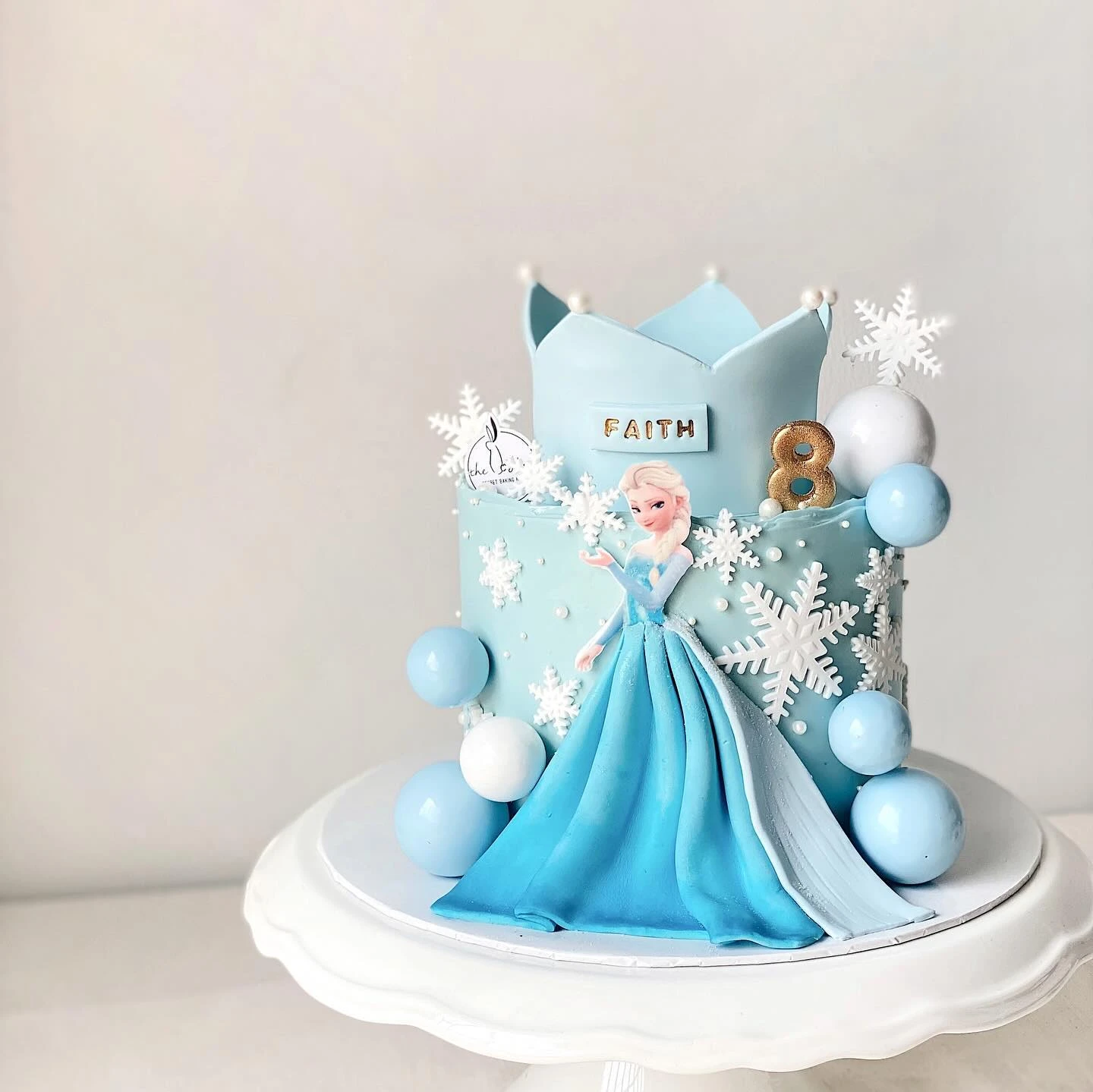 Stylized Crown Topper frozen birthday cake