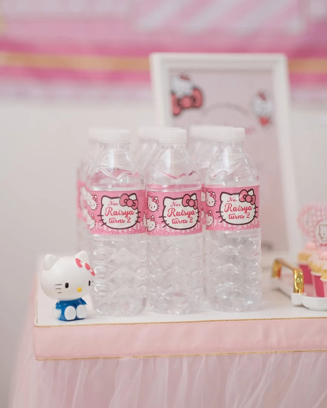 Custom Labeled Refreshments hello kitty birthday party ideas