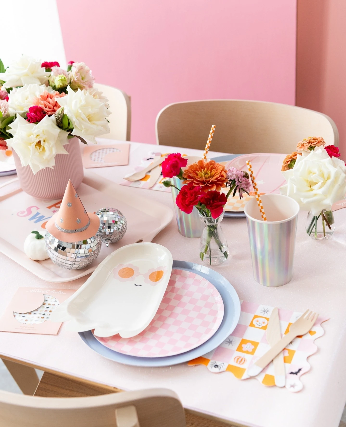 Friendly Ghost Table Decor kids halloween party