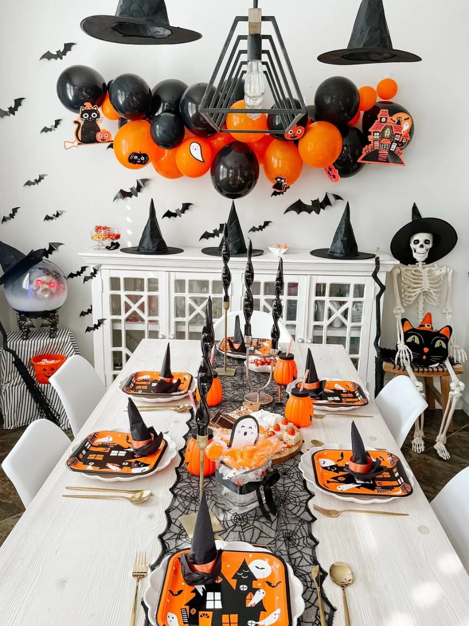 Floating Balloon and Bat Display kids halloween party