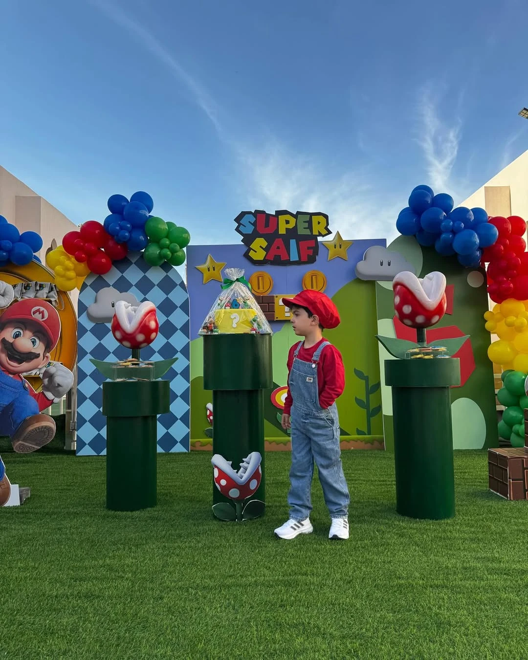 Outdoor Mushroom Kingdom mario birthday party ideas