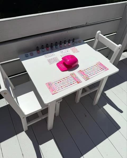 Polka Dot Manicure Corner minnie mouse birthday party ideas