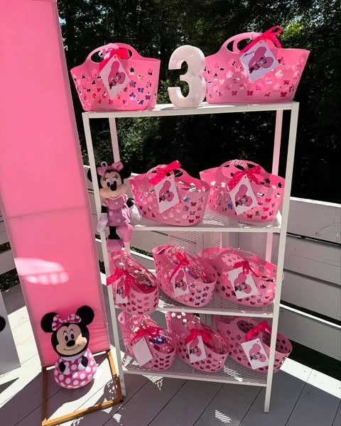 Open Weave Gift Totes minnie mouse birthday party ideas