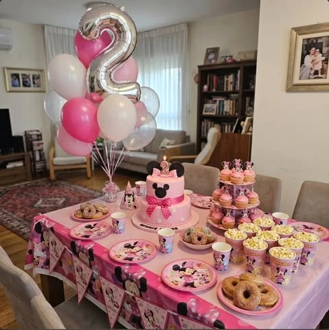 Pink Character Table Layout minnie mouse birthday party ideas