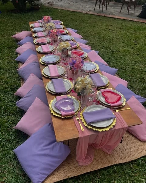 Heart-Accented Garden Dining picnic birthday party ideas