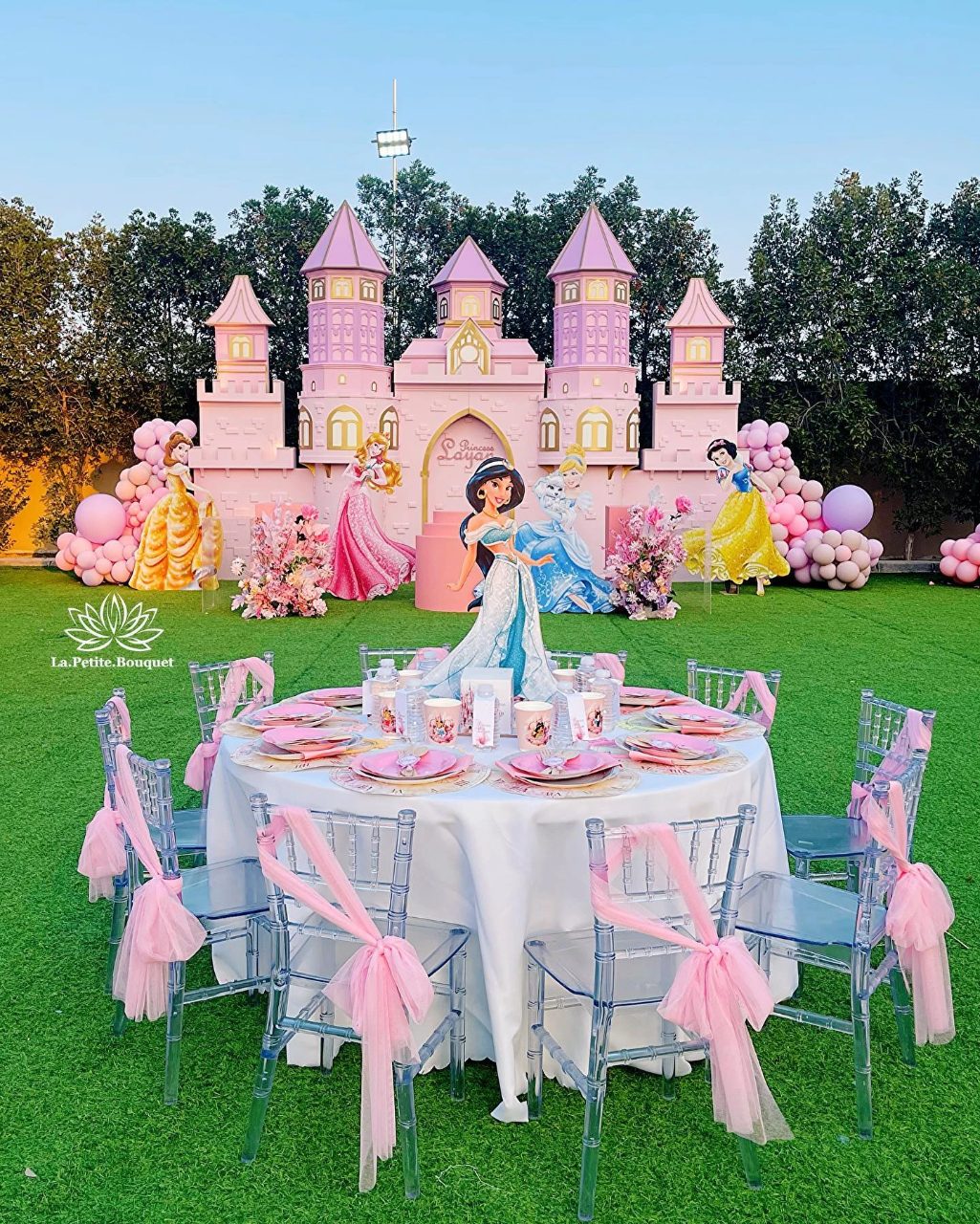 Staggered Tower Displays princess birthday party