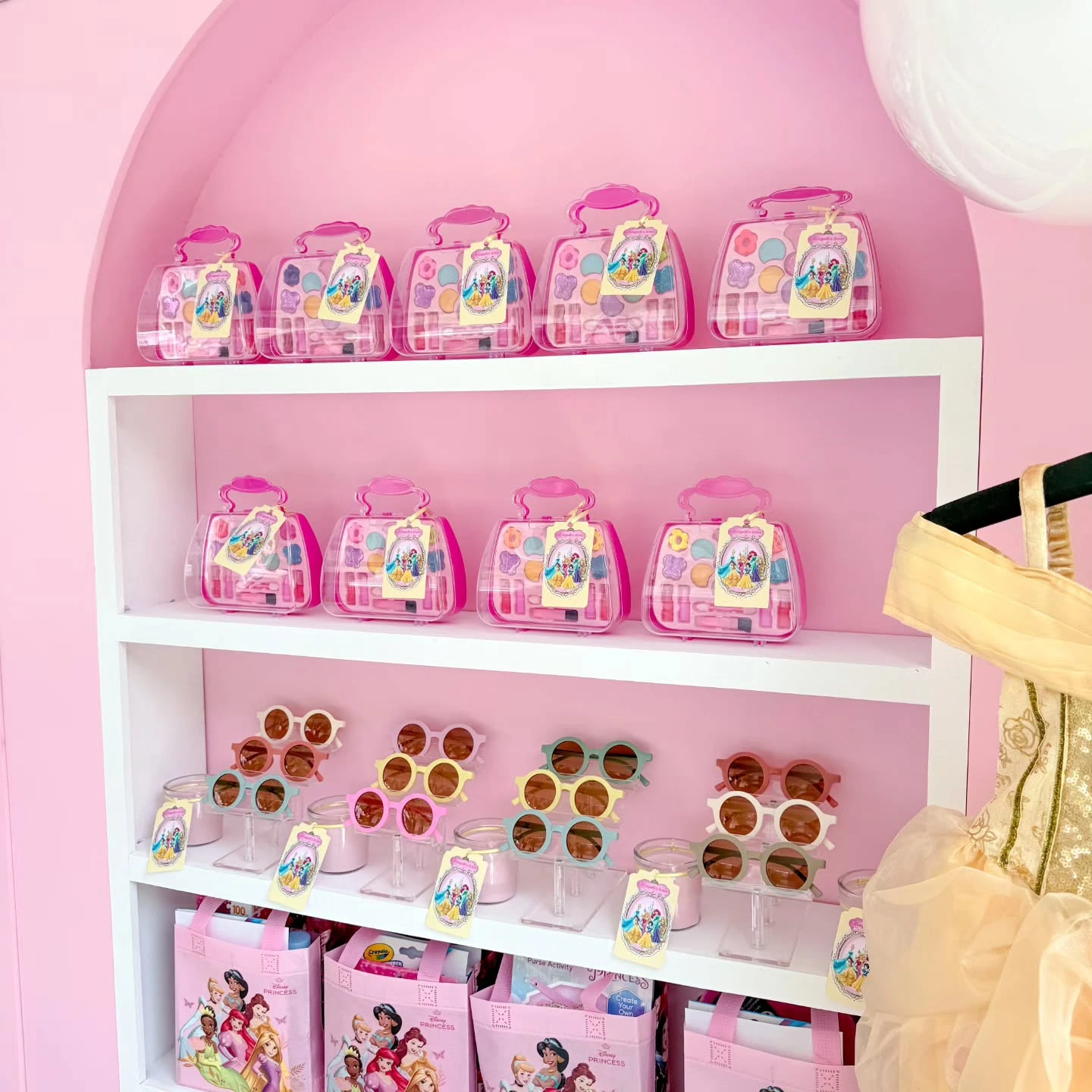 Retail-Inspired Favor Boutiques princess birthday party