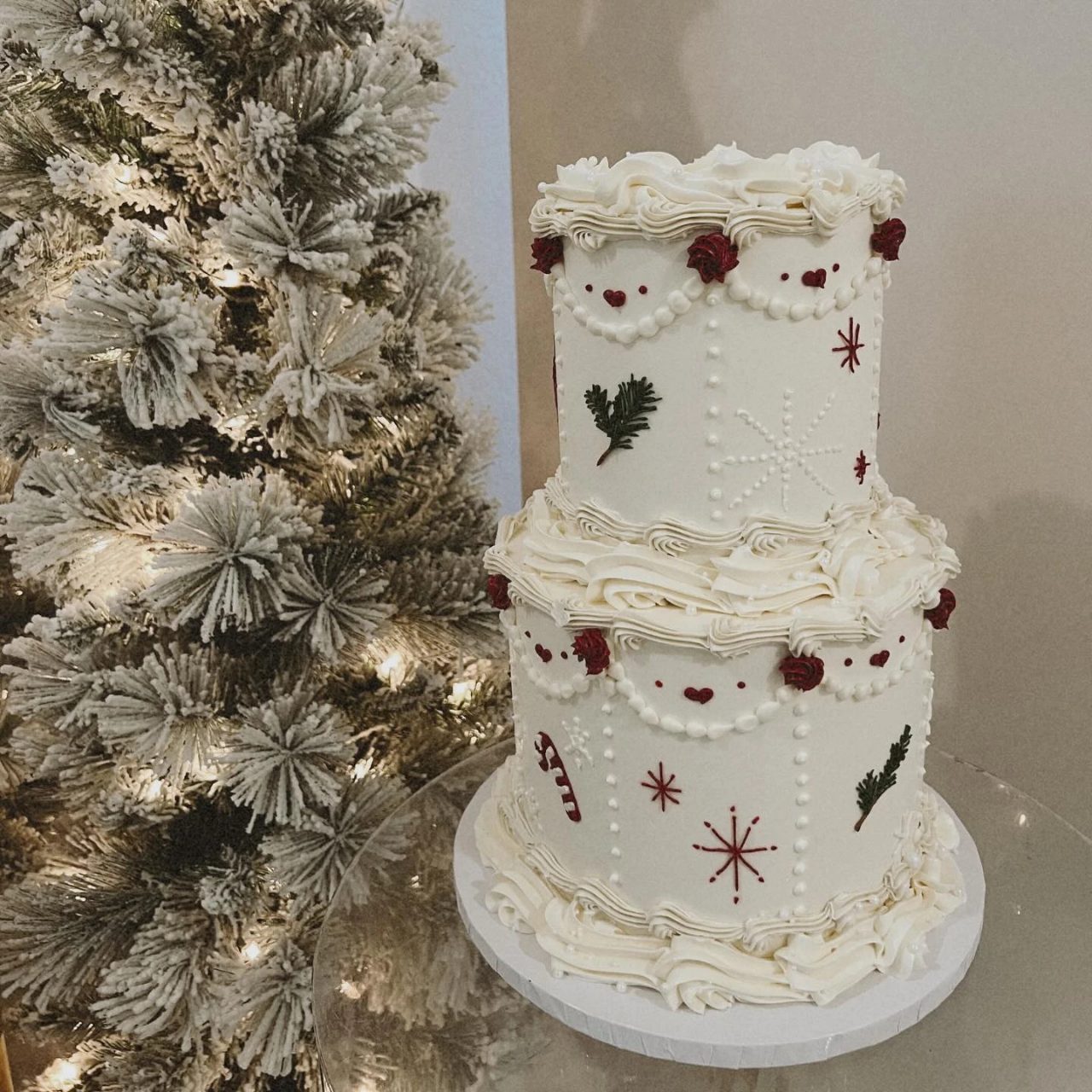 Vintage Piped Holiday Tiers santa baby shower ideas