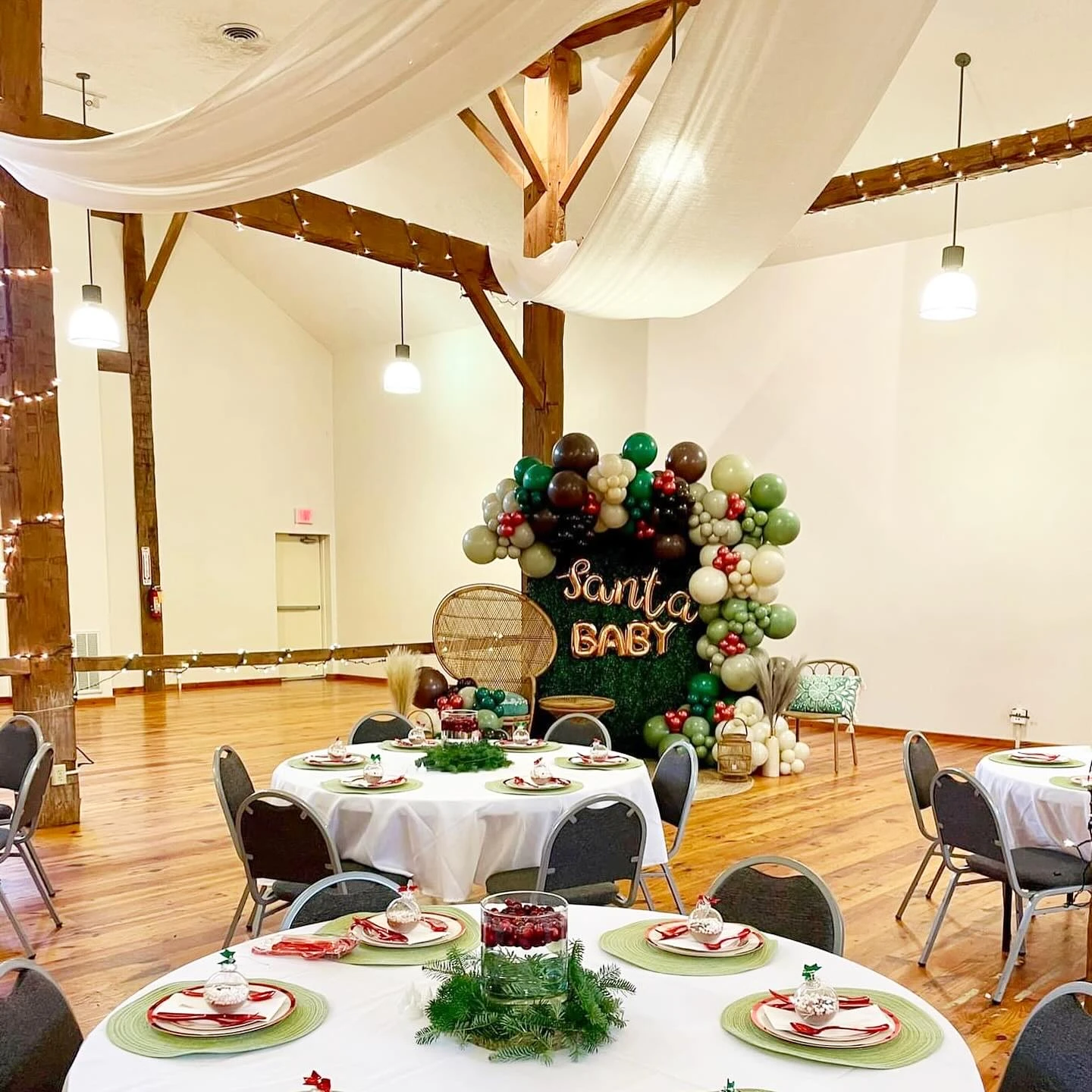 Floating Berry Table Accents santa baby shower ideas
