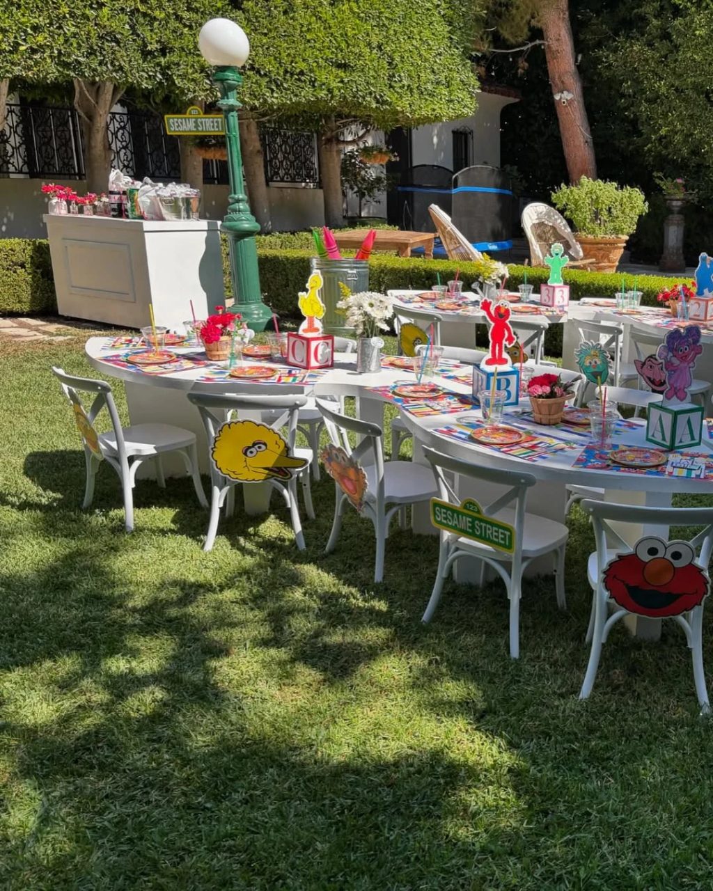 Neighborhood Dining Setup sesame street birthday party ideas