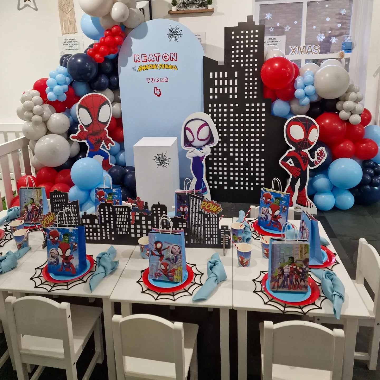 Layered Web Table Settings spiderman birthday party ideas