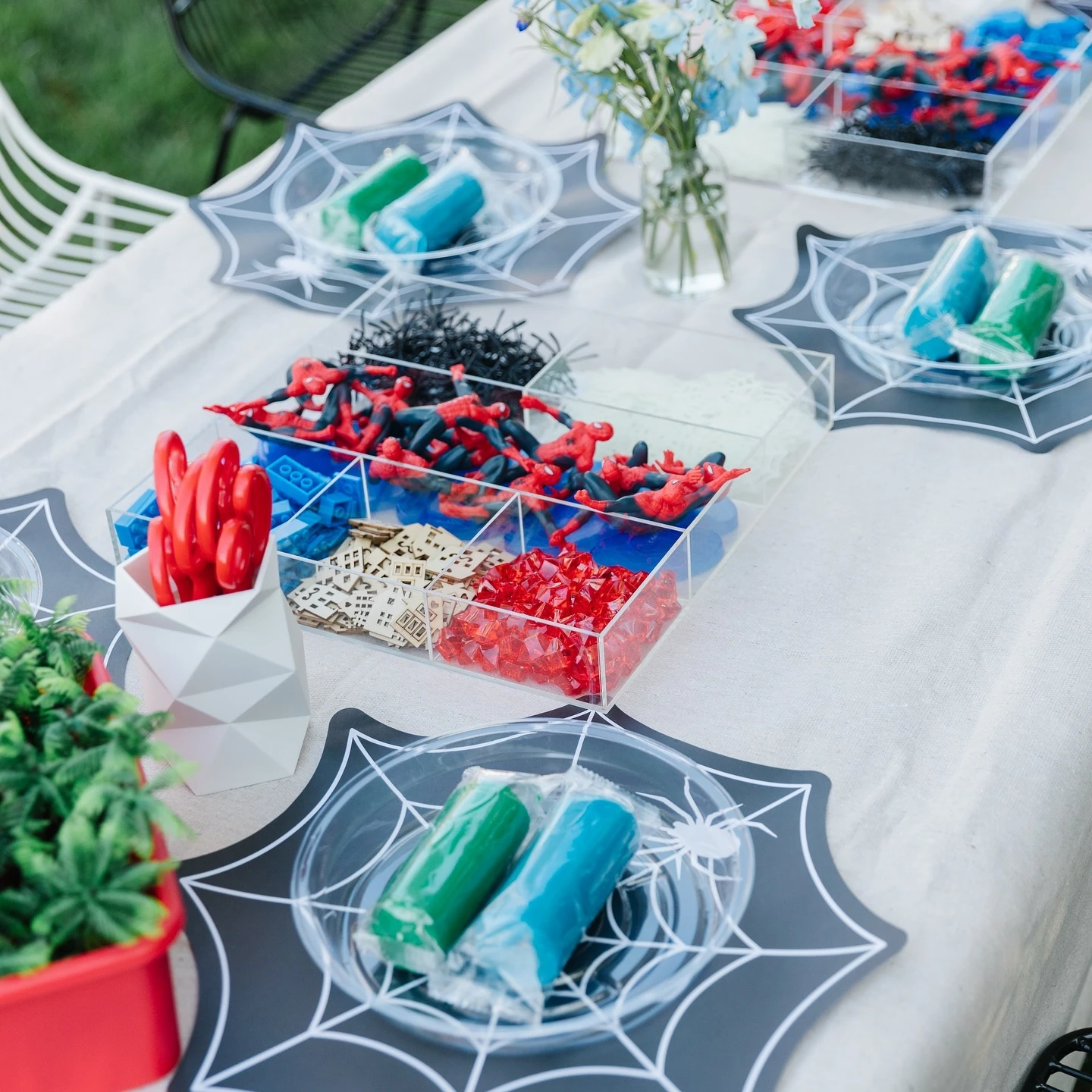 Graphic Web Place Settings spiderman birthday party ideas