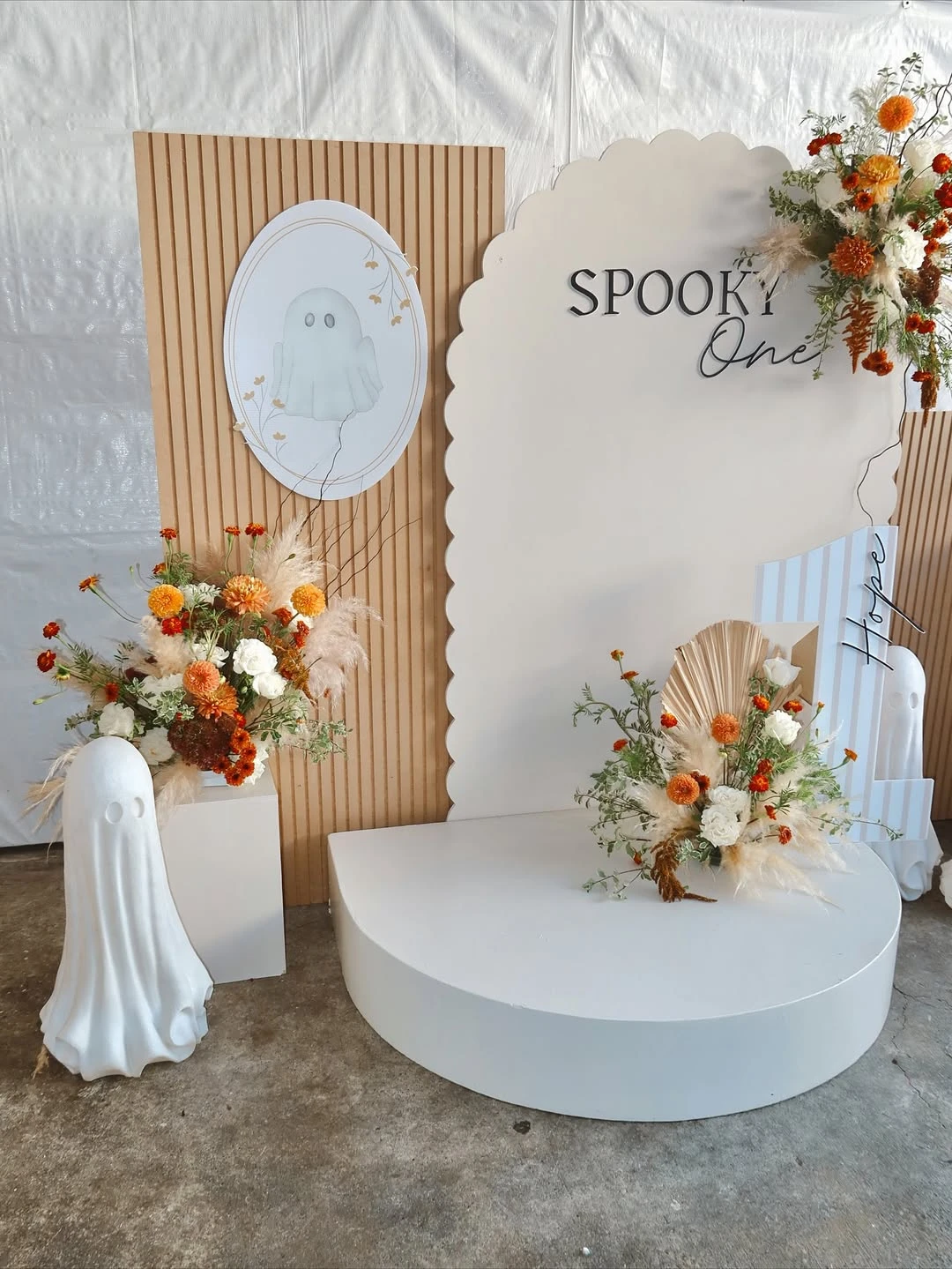 Scalloped Ghostly Photo Stage spooky one first birthday