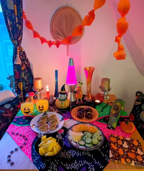 Chilled Jack-O-Lantern Juice summerween party ideas