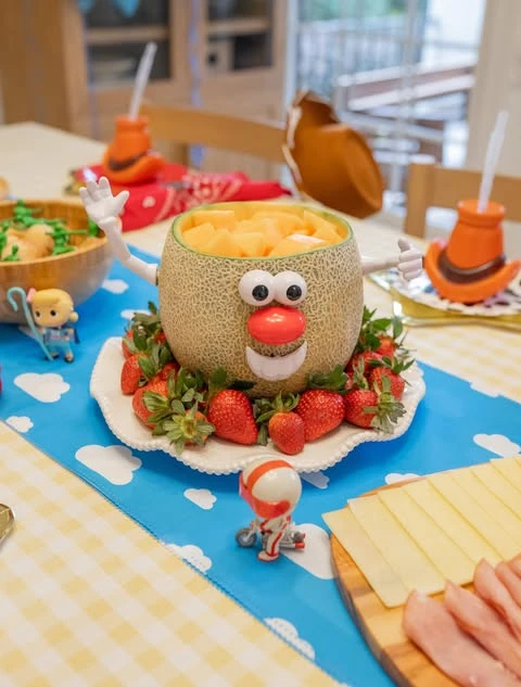 Andy's Room Atmosphere toy story birthday party ideas