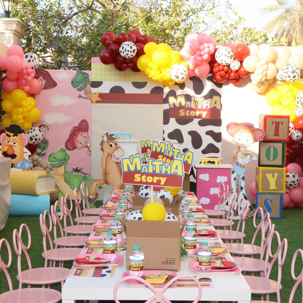 Multi-Character Dining Backdrop toy story birthday party ideas