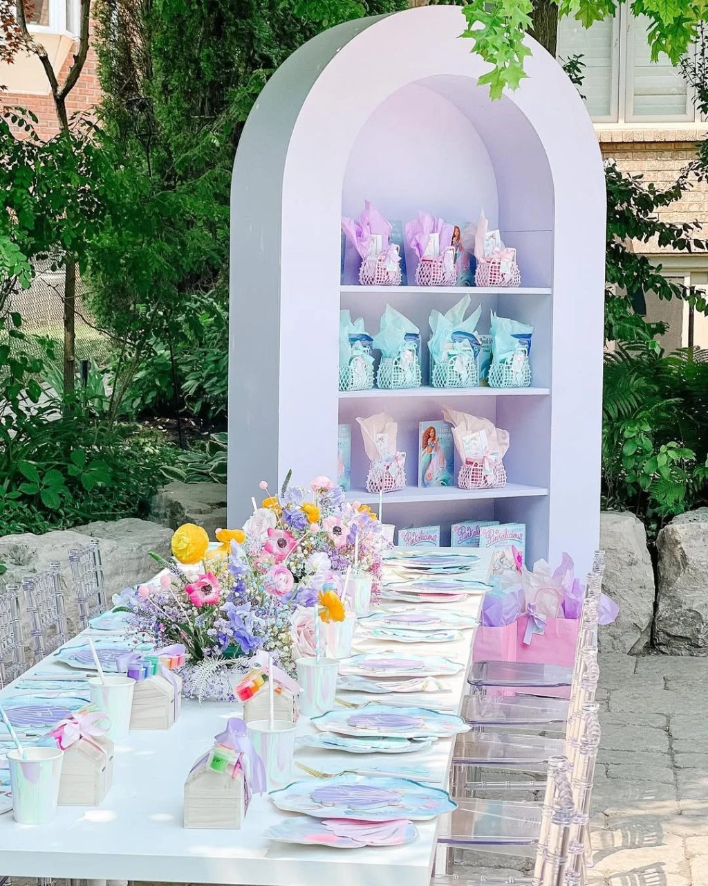 Architectural Arch Favor Stations under the sea birthday party