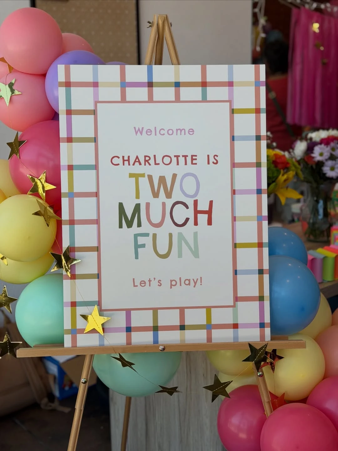 Personalized Welcome Easel Displays unicorn birthday party ideas