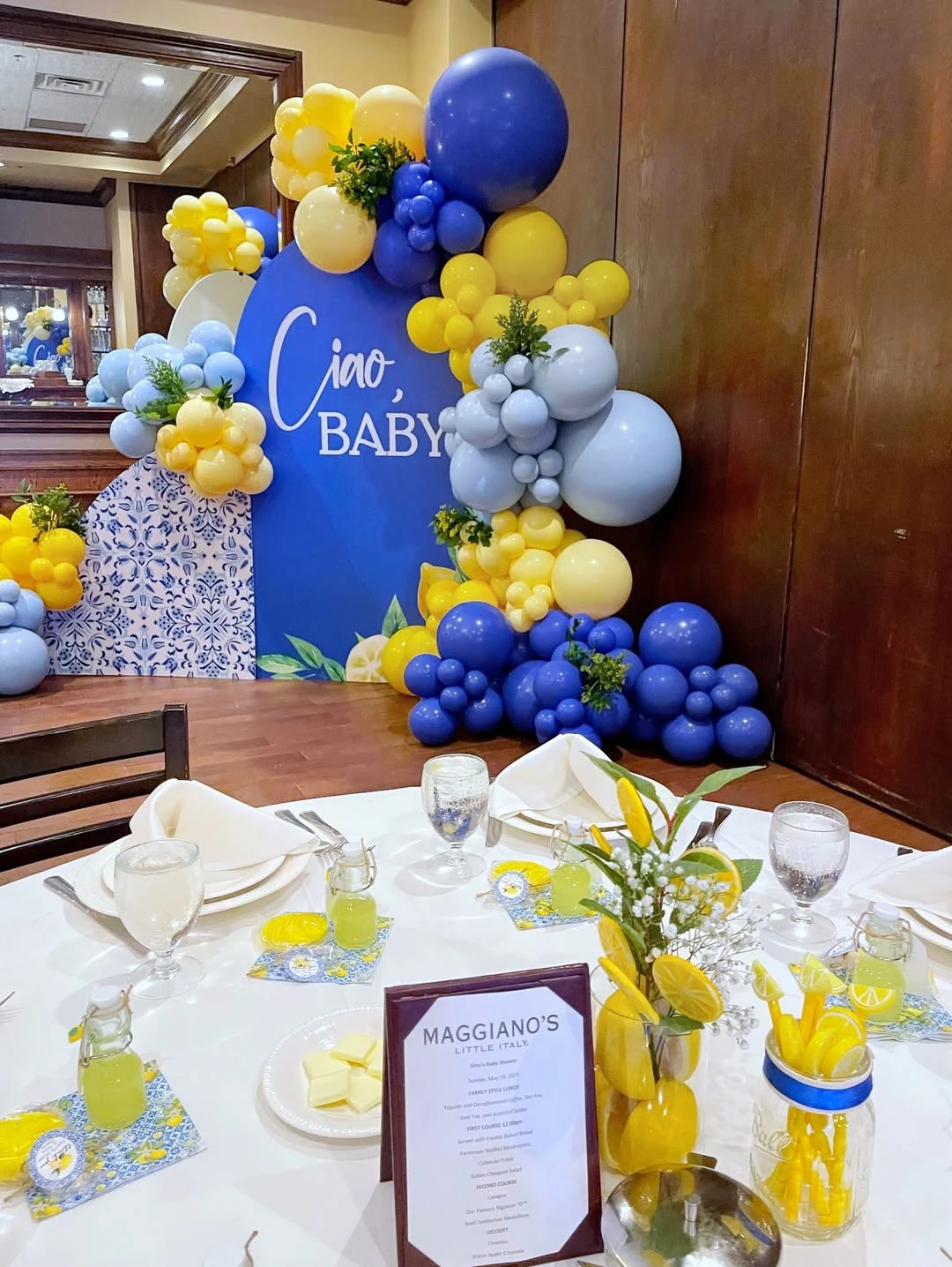 Lemon-Filled Glass Centerpieces ciao baby shower