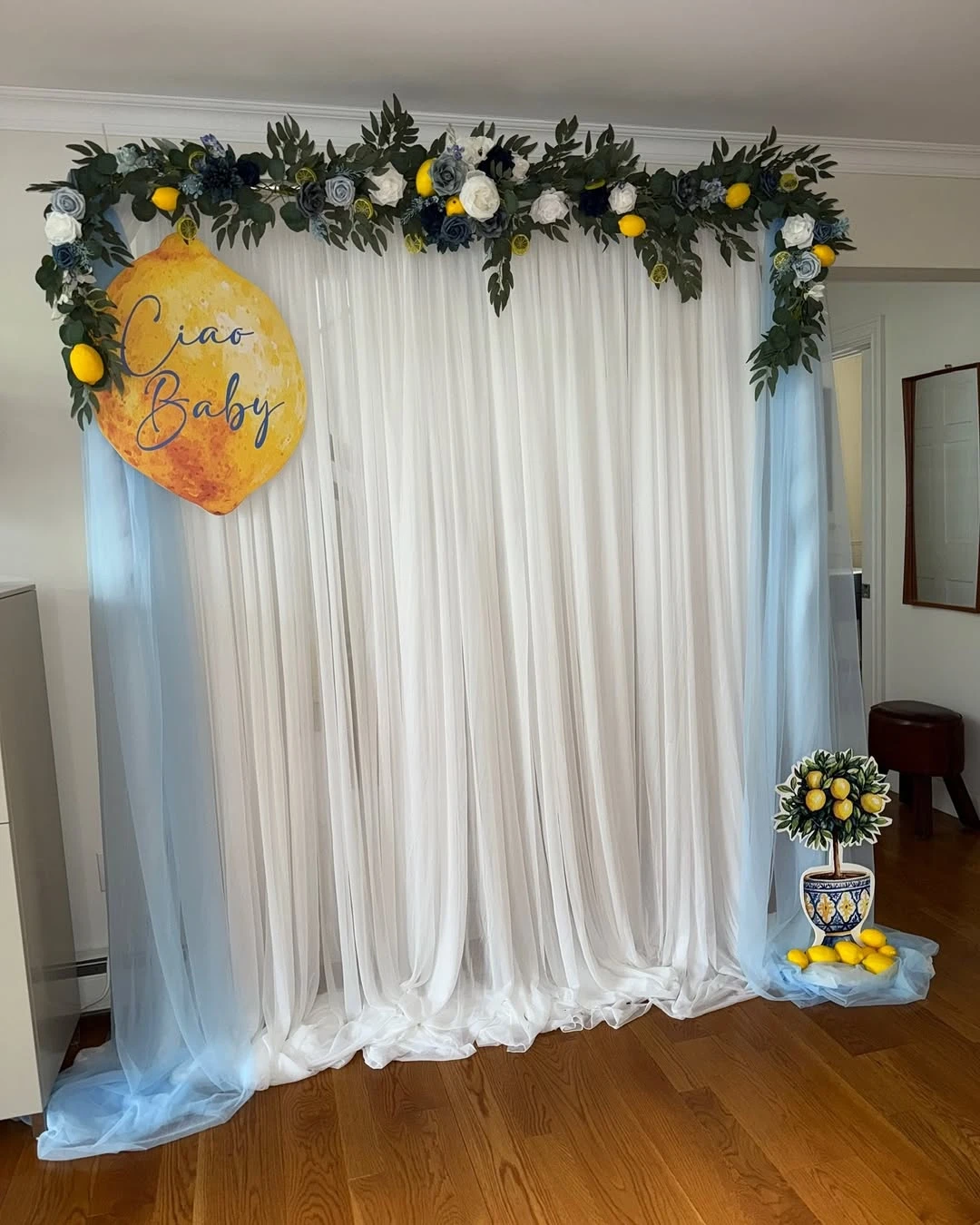Lemon-Accented Welcome Zones ciao baby shower