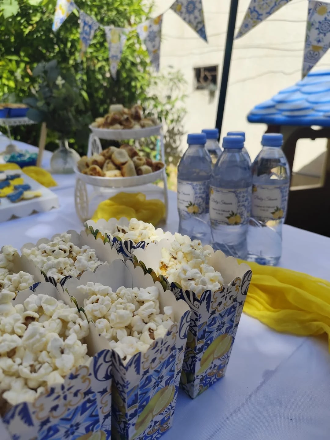 Lemon-Print Snack Containers ciao baby shower