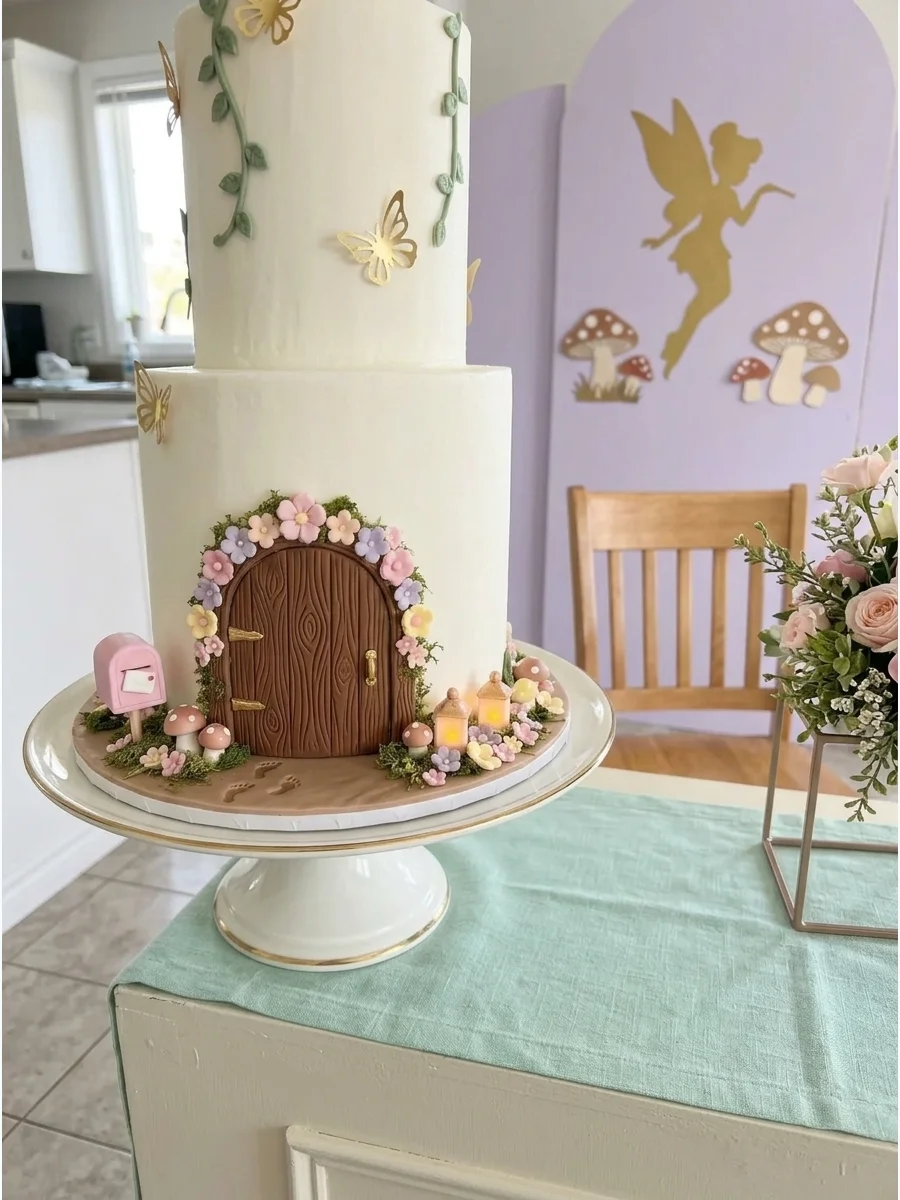 Secret Fairy Door Cake support view 2
