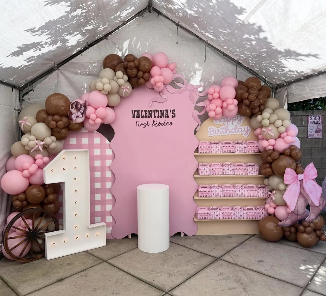 Scalloped Backdrop Focal Point first rodeo birthday party