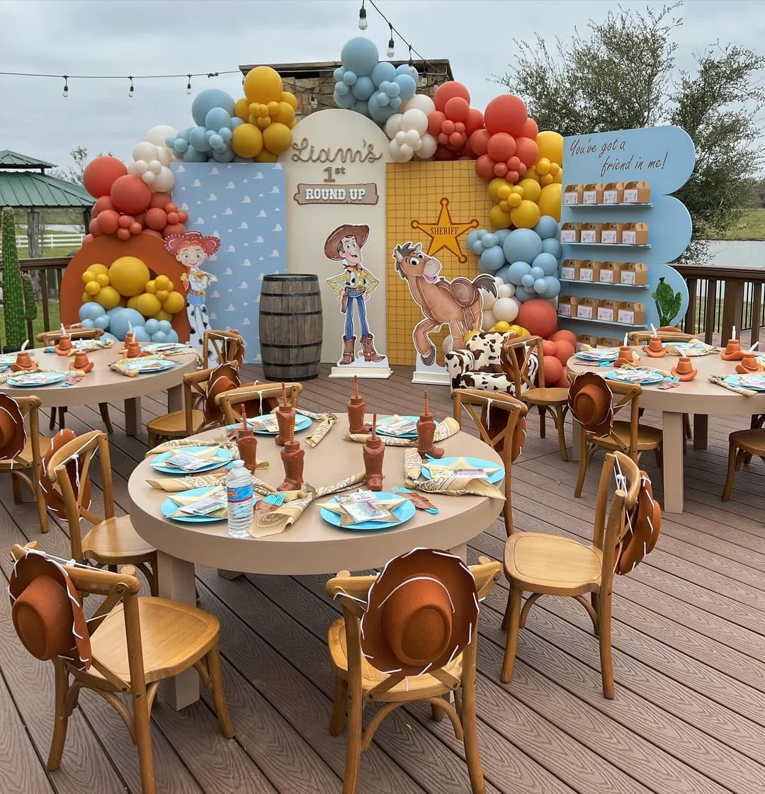 Coordinated Rodeo Backdrop Panels first rodeo birthday party