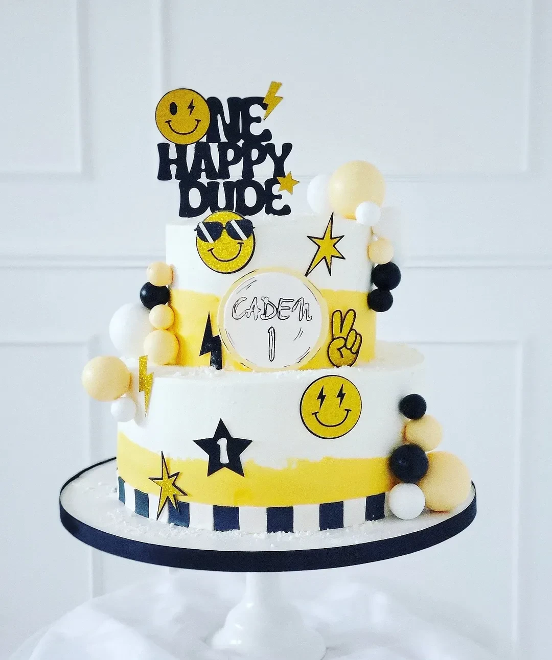 Smiley and Bolt Cake Design one happy dude birthday