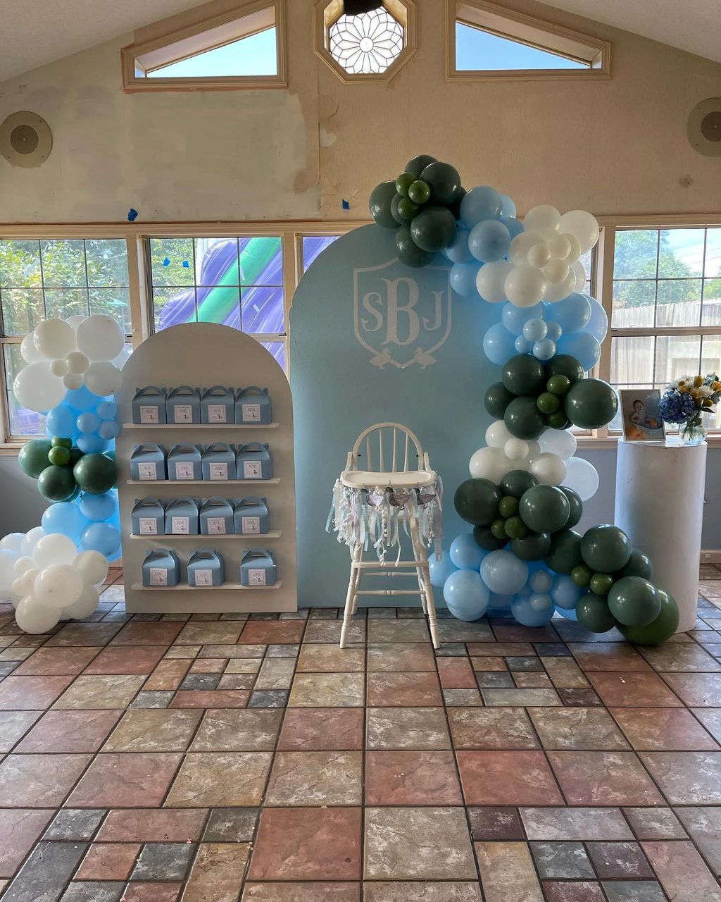 Integrated Favor Shelving Wall one lucky duck birthday party