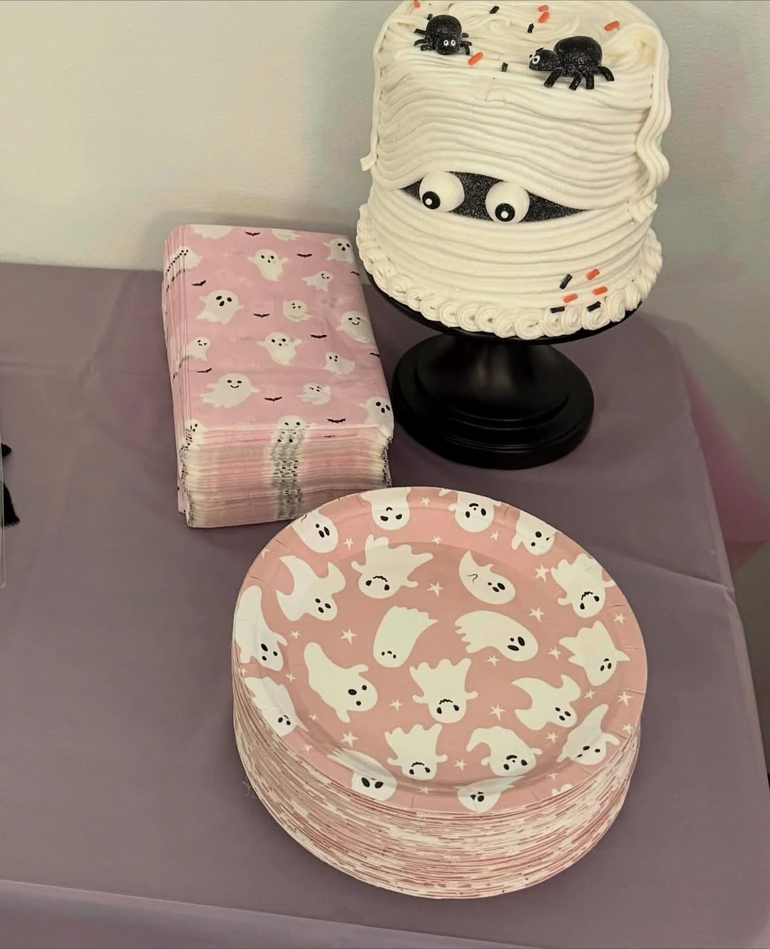 Friendly Mummy Cake Design spooky one first birthday