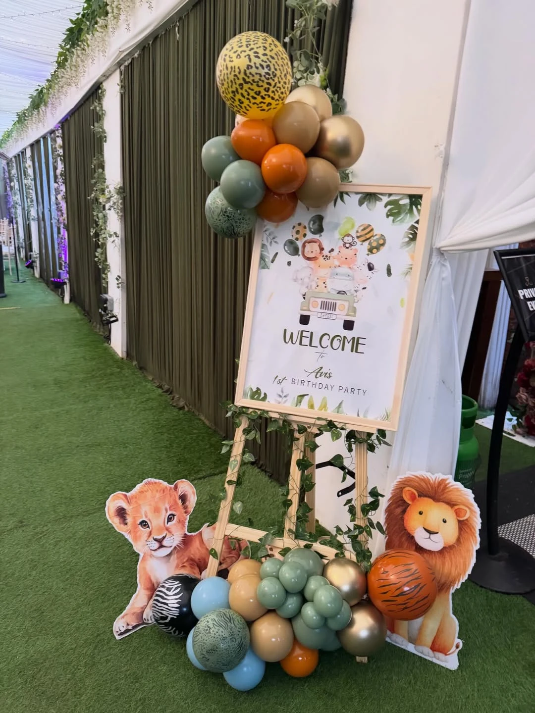 Safari Welcome Easel Display wild one birthday party boys