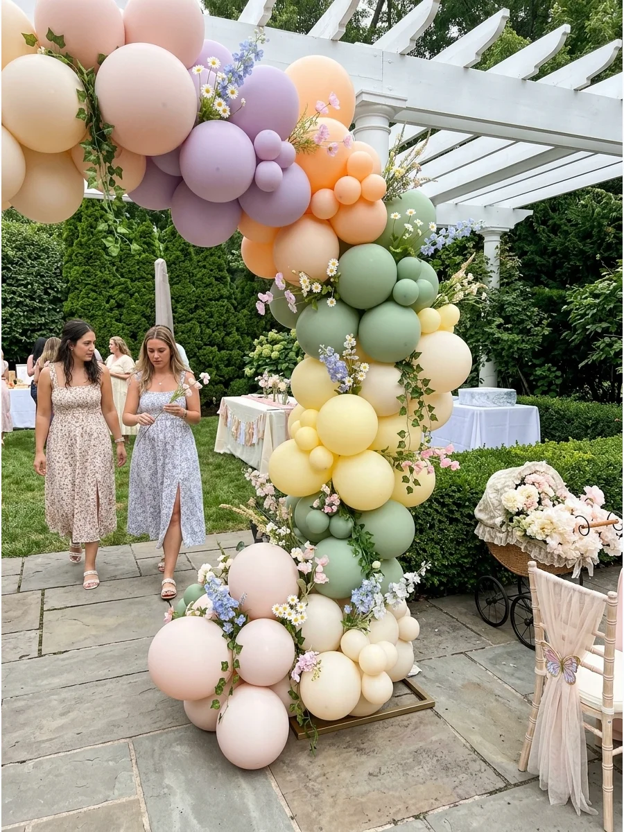 Baby in Bloom Balloon Arch support view 1