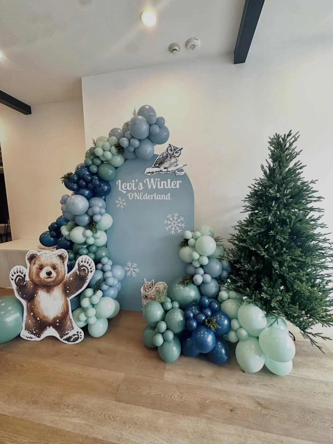 Woodland Arch Backdrop winter onederland party