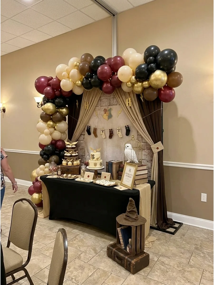 Harry Potter Balloon Arch support view 1