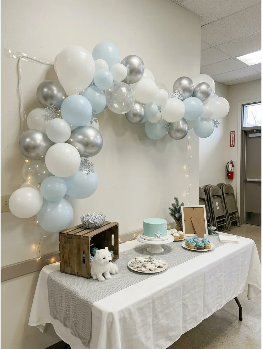Snowy Balloon Garland support view 1