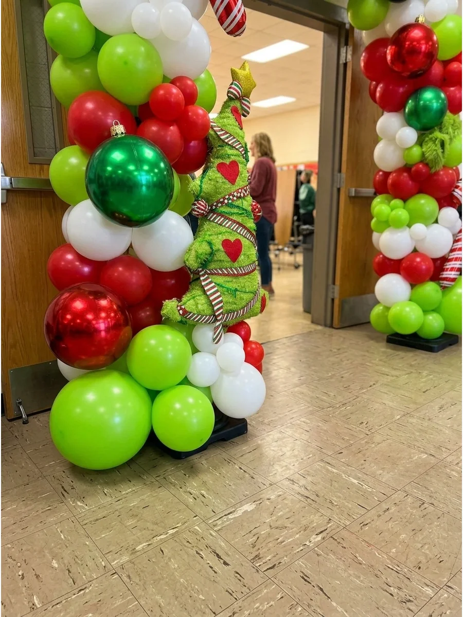 Grinch Balloon Arch support view 1